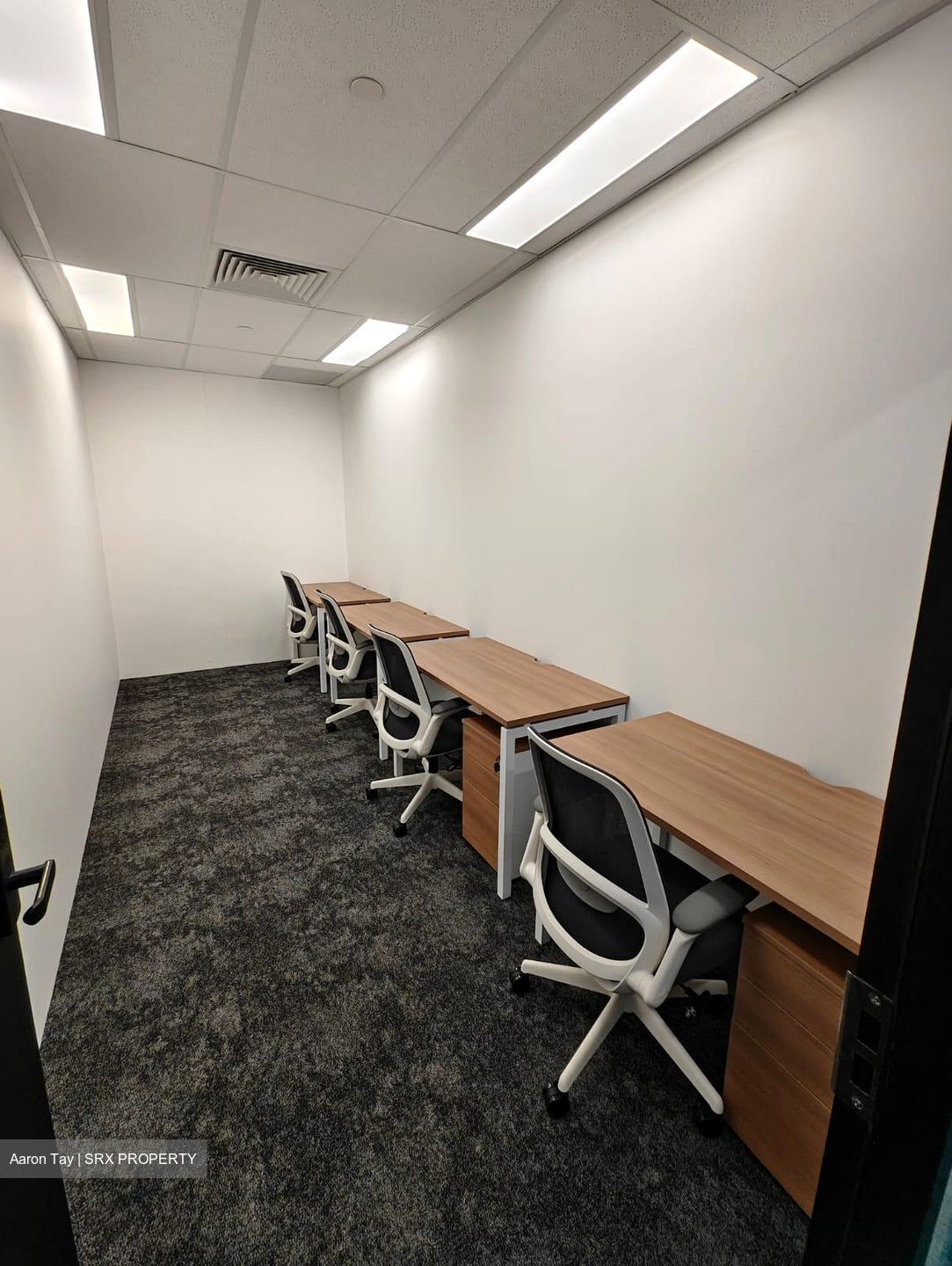 Robinson 77 (D1), Office #551800621